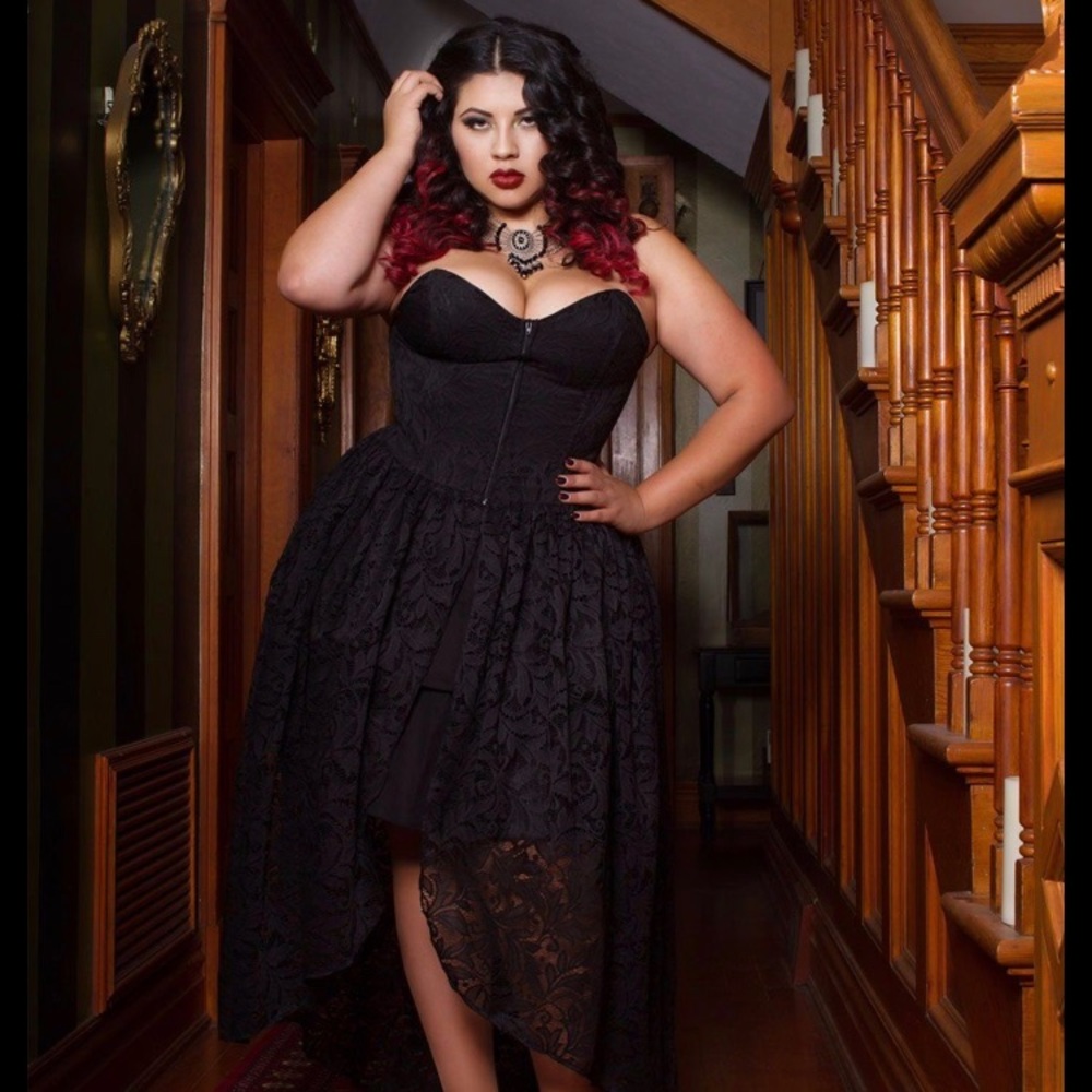 Pinup girl couture Bisou lace high/low dress